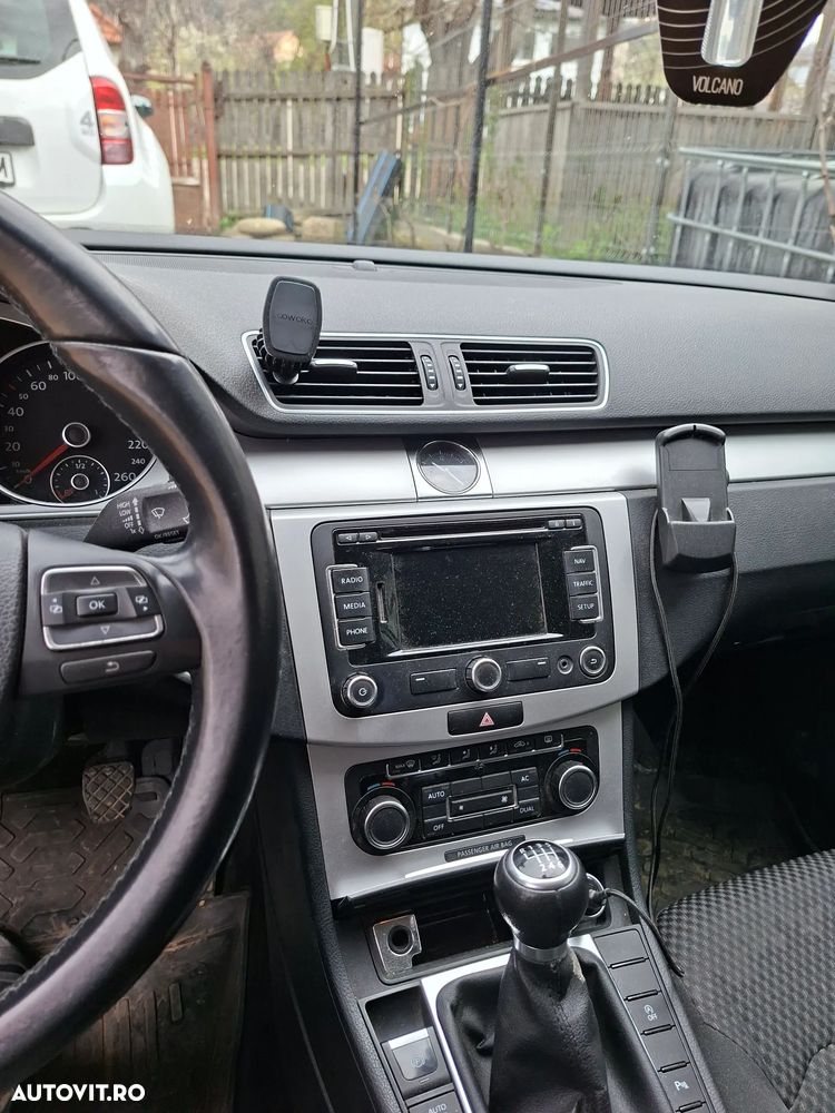 Volkswagen Passat 2.0 TDI DPF Comfortline - 9