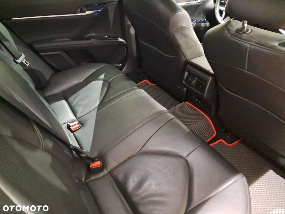 Toyota Camry 2.5 Hybrid Executive CVT - 10