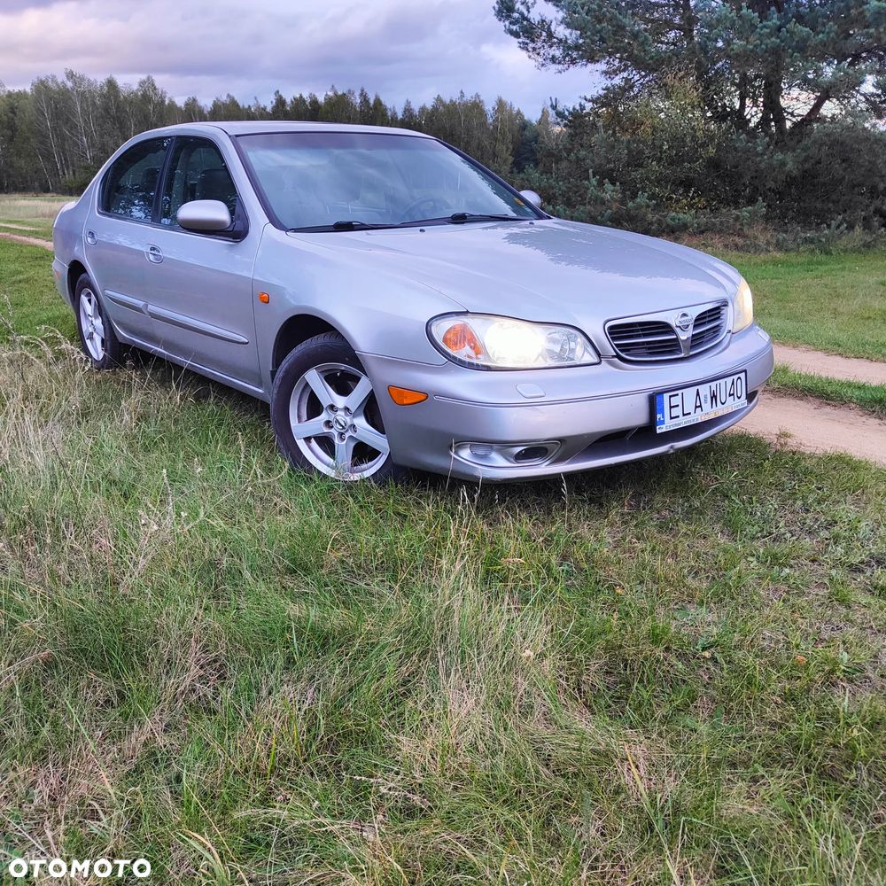 Nissan Maxima QX 3.0 - 10