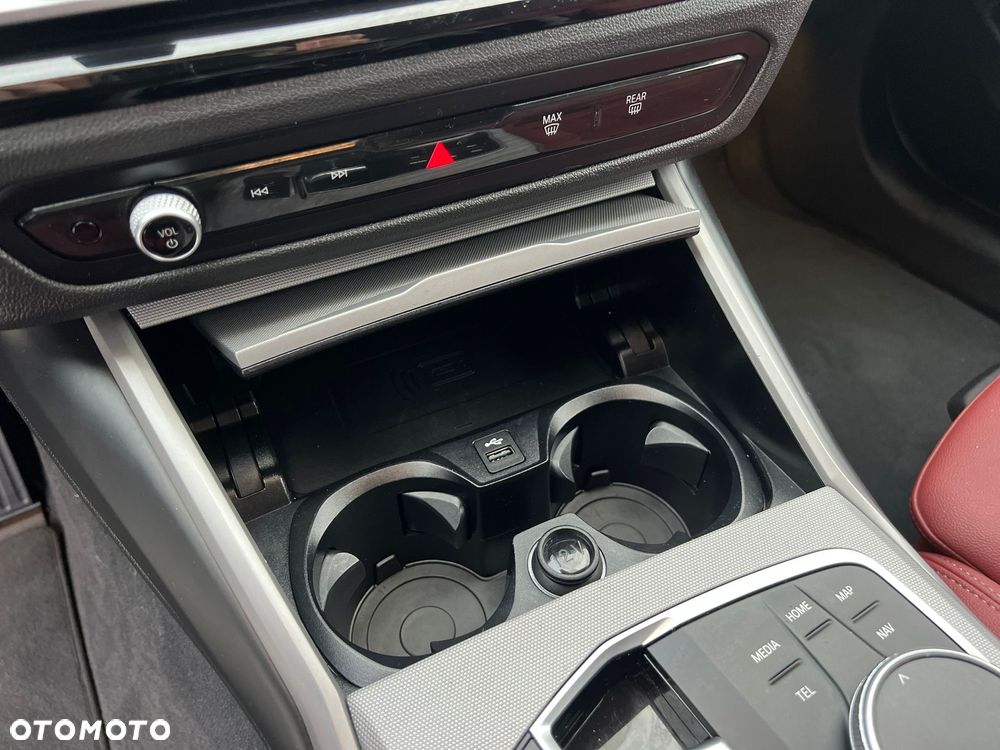 BMW Seria 3 318d MHEV Sport Line - 32