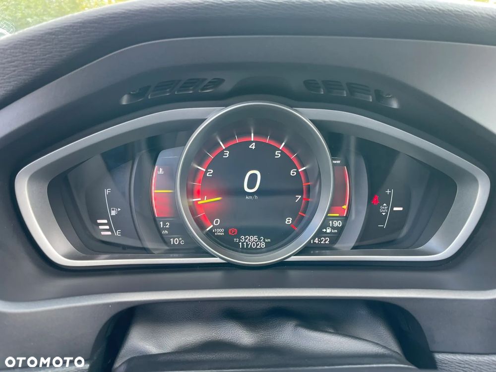 Volvo V40 T2 Drive-E Momentum - 19