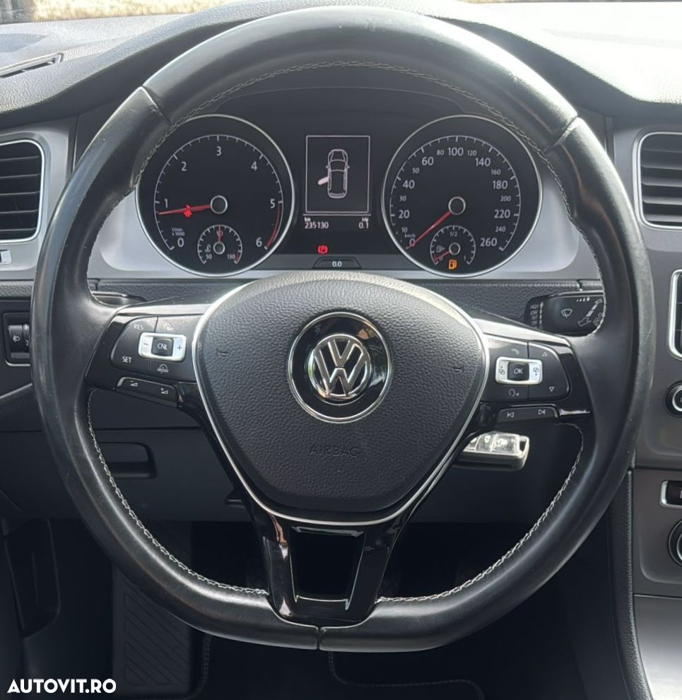 Volkswagen Golf 1.6 TDI BlueMotion Technology Lounge - 10