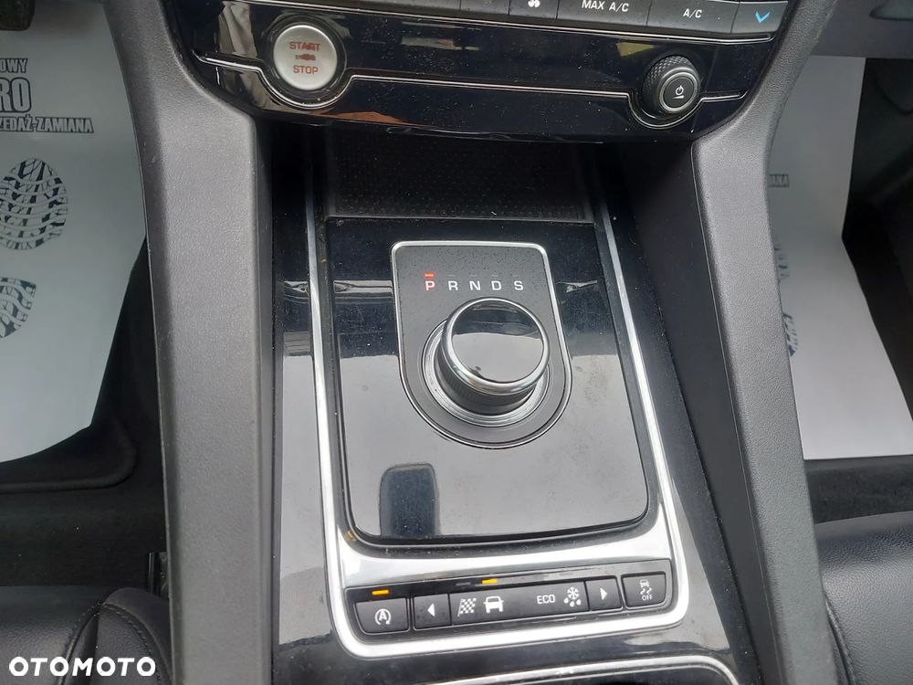 Jaguar F-Pace 3.0 V6 AWD Prestige - 29