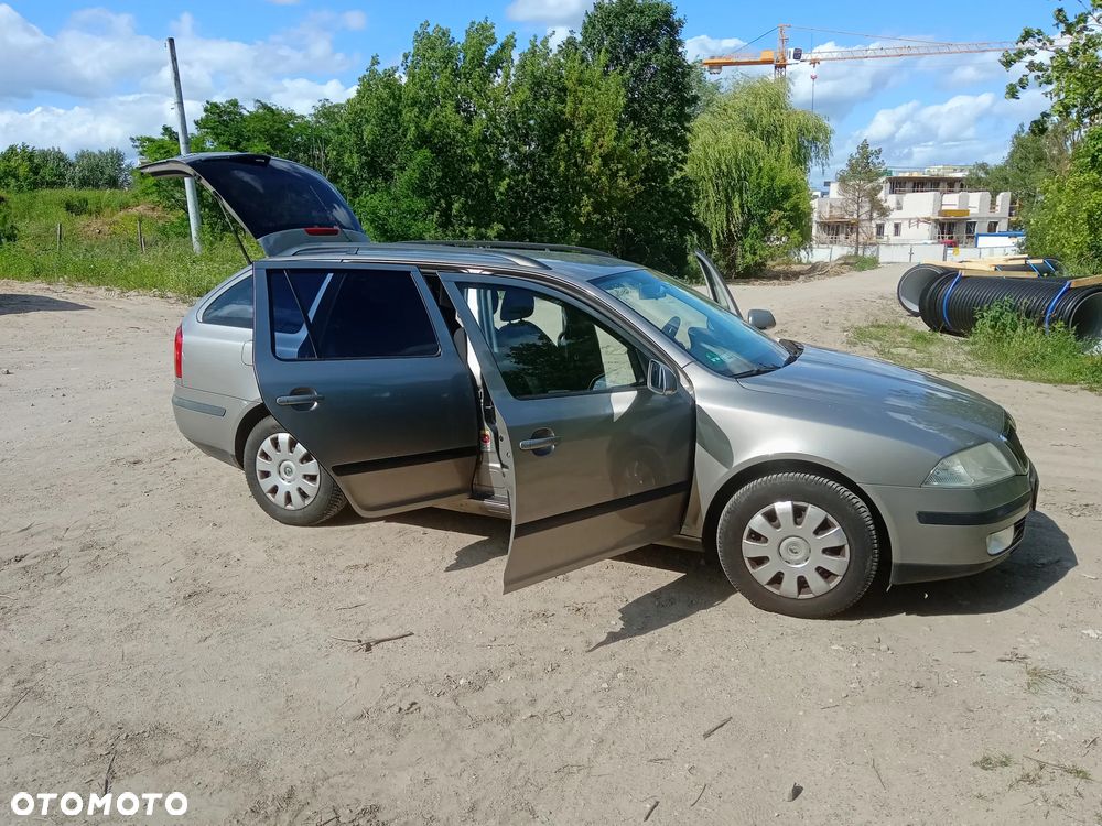Skoda Octavia 1.6 Ambiente - 5