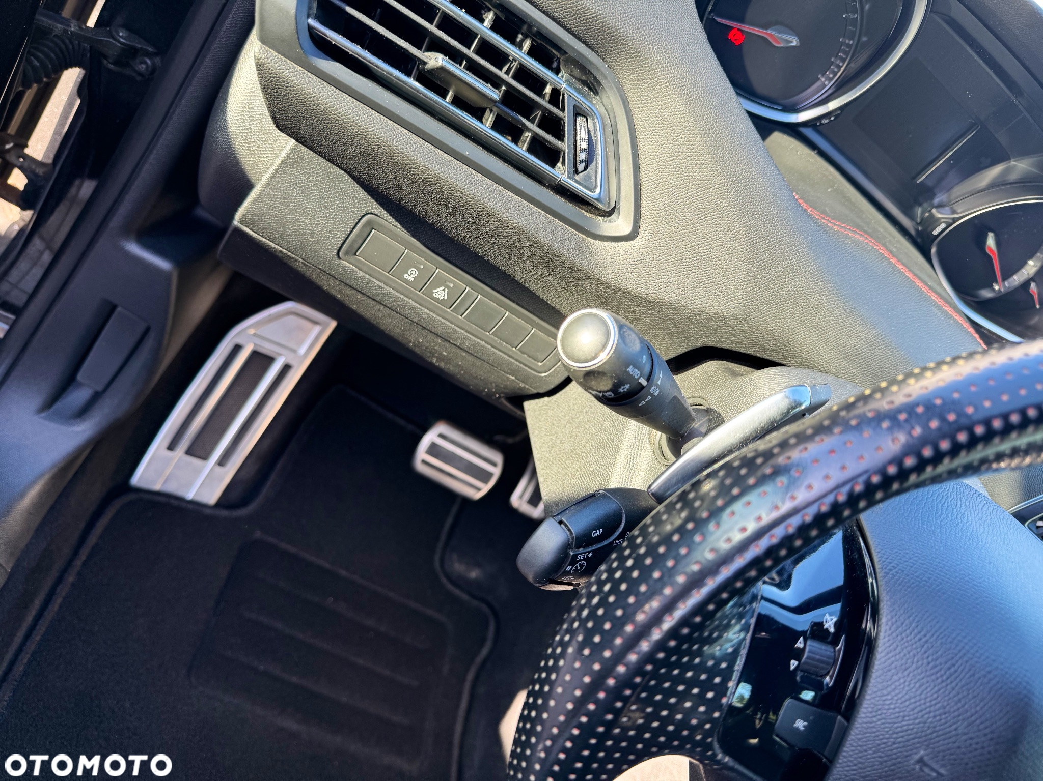 Peugeot 308 SW BlueHDi 130 EAT8 Stop & Start GT - 18
