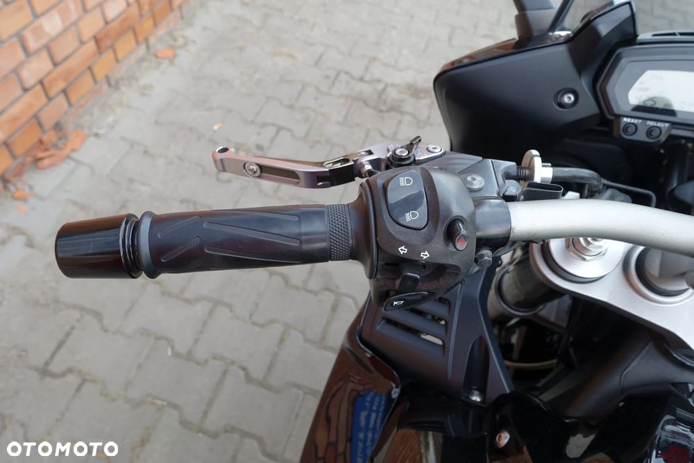 Yamaha FZ - 7
