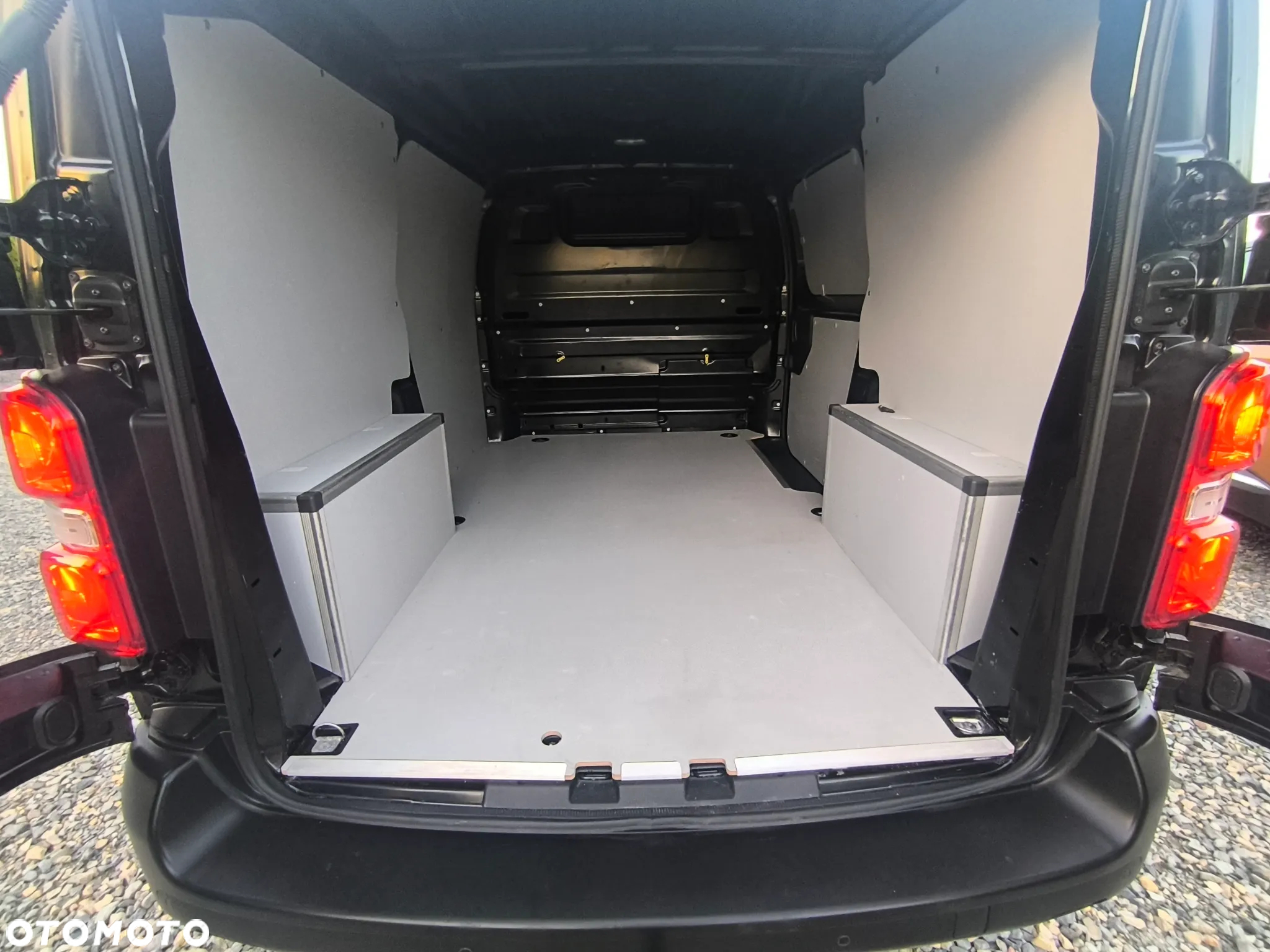 Opel VIVARO - 16