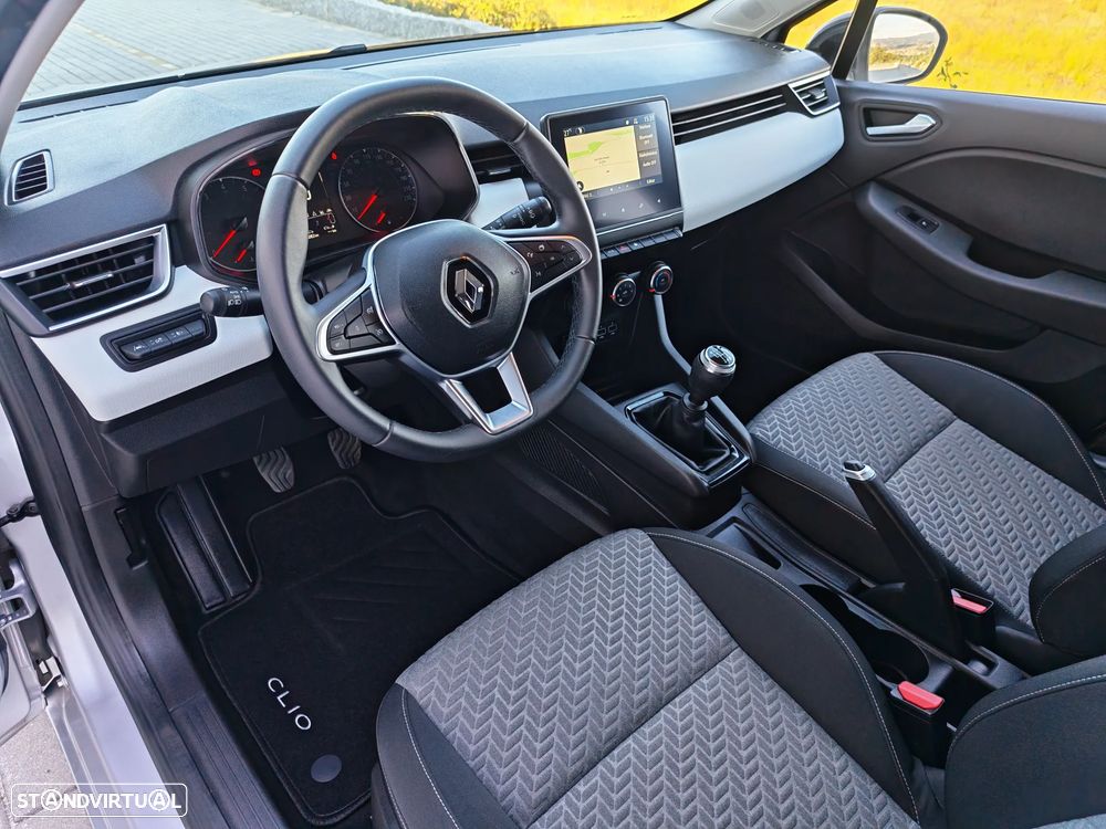 Renault Clio - 8