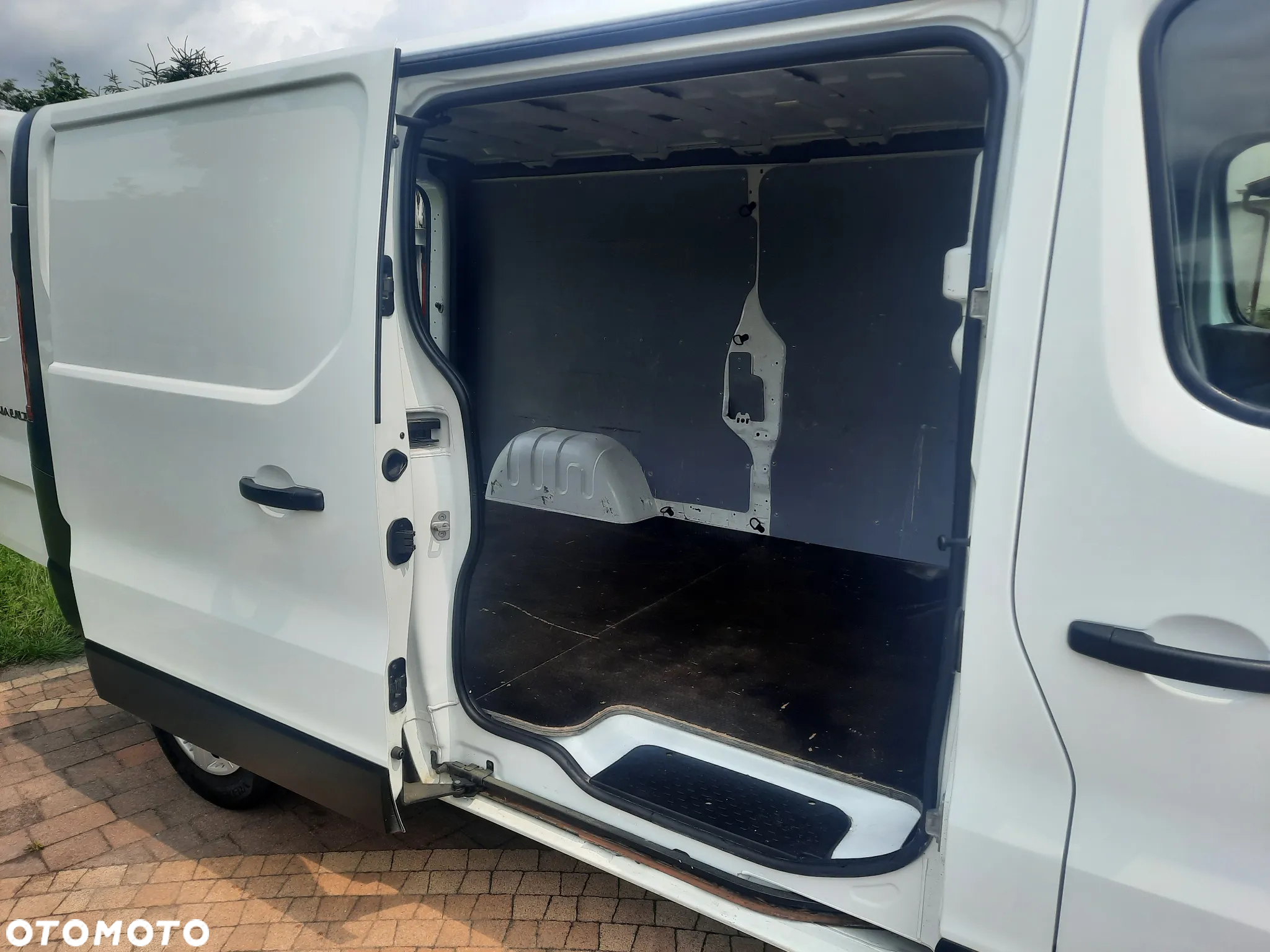 Renault Trafic L2 Długi - 17