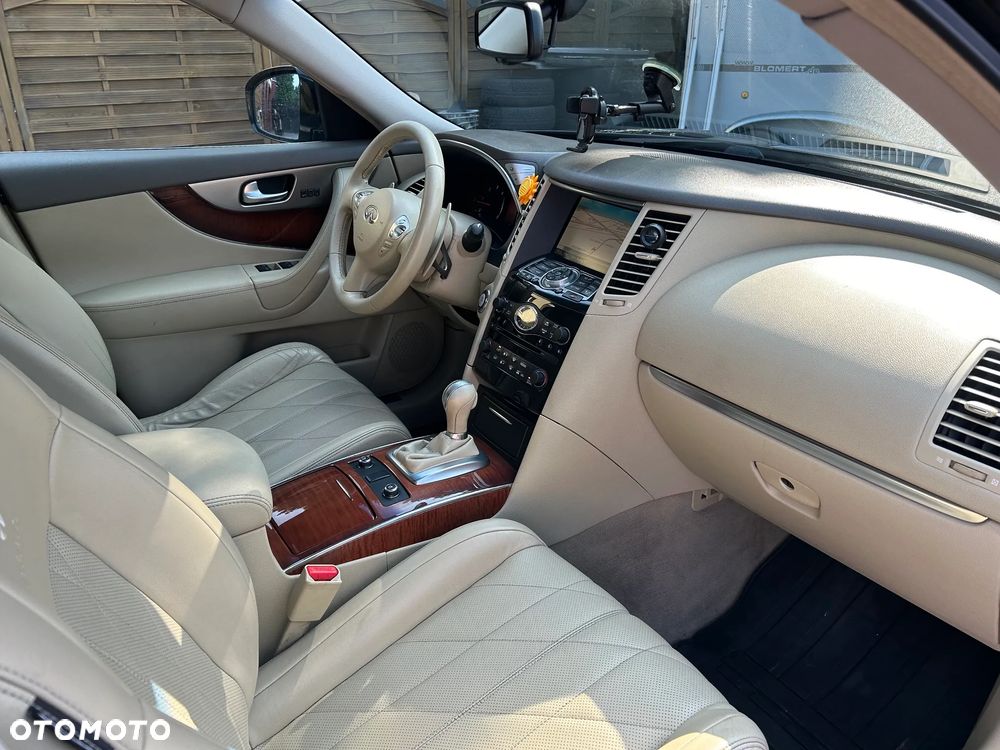 Infiniti FX FX30d GT Premium - 17