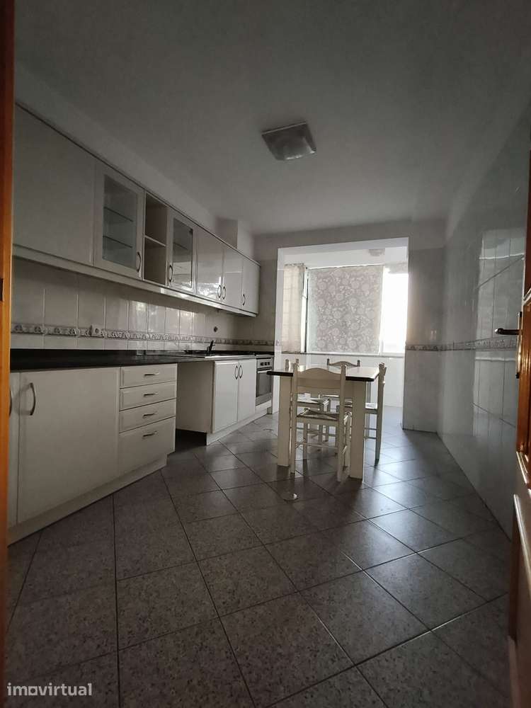 OPORTUNIDADE ÚNICA EM VISEU:
  Apartamento T2+2 em Marzovelos! - Grande imagem: 4/20