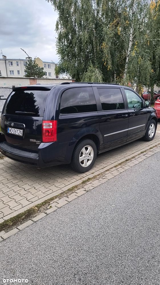 Dodge Grand Caravan - 11