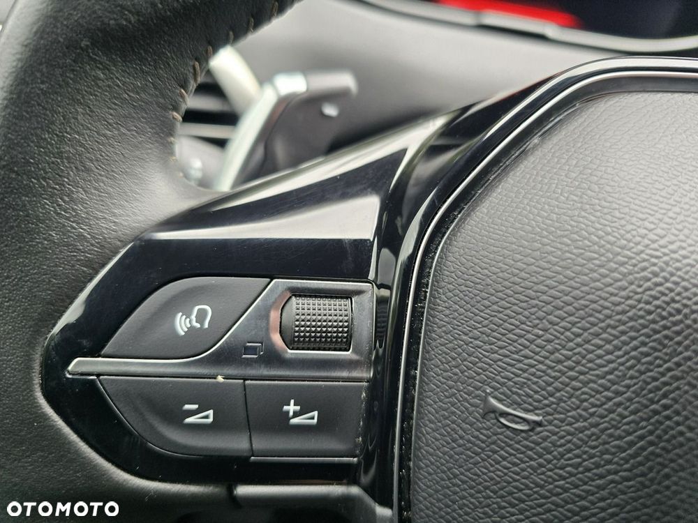 Peugeot 3008 PureTech 130 Stop & Start GPF EAT8 Allure Pack - 17