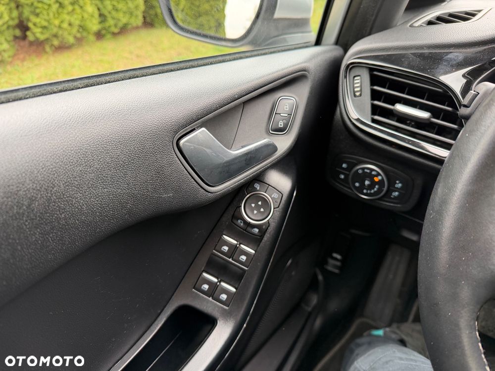 Ford Fiesta - 10