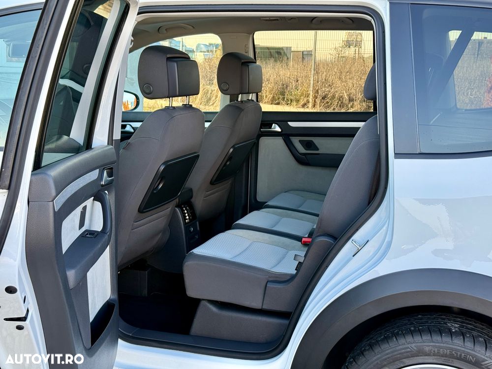 Volkswagen Touran 2.0 TDI DPF DSG Cross - 10