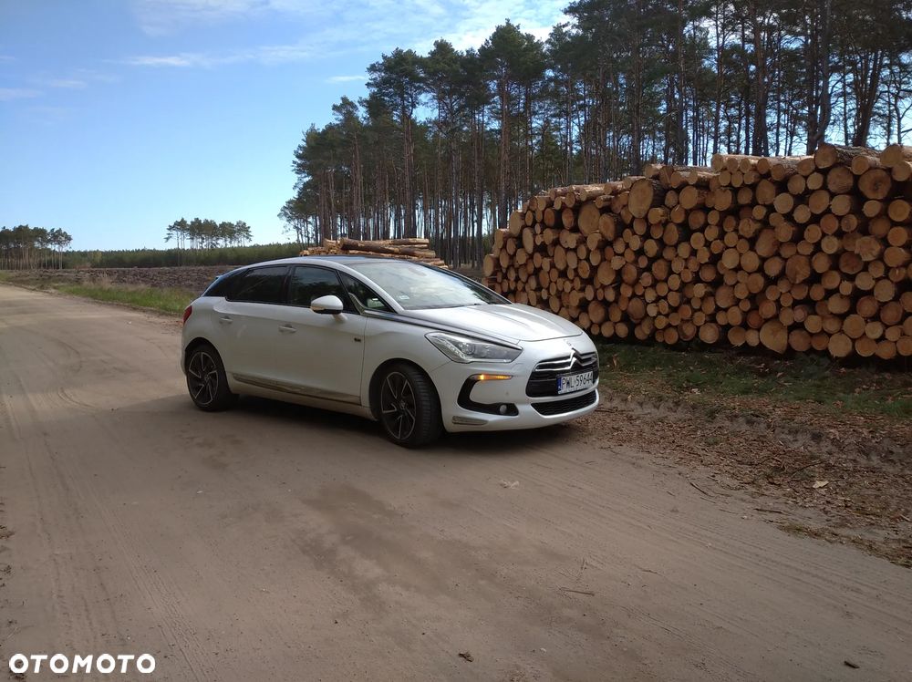 Citroën DS5 2.0 HDi Hybrid4 SoChic MCP - 3