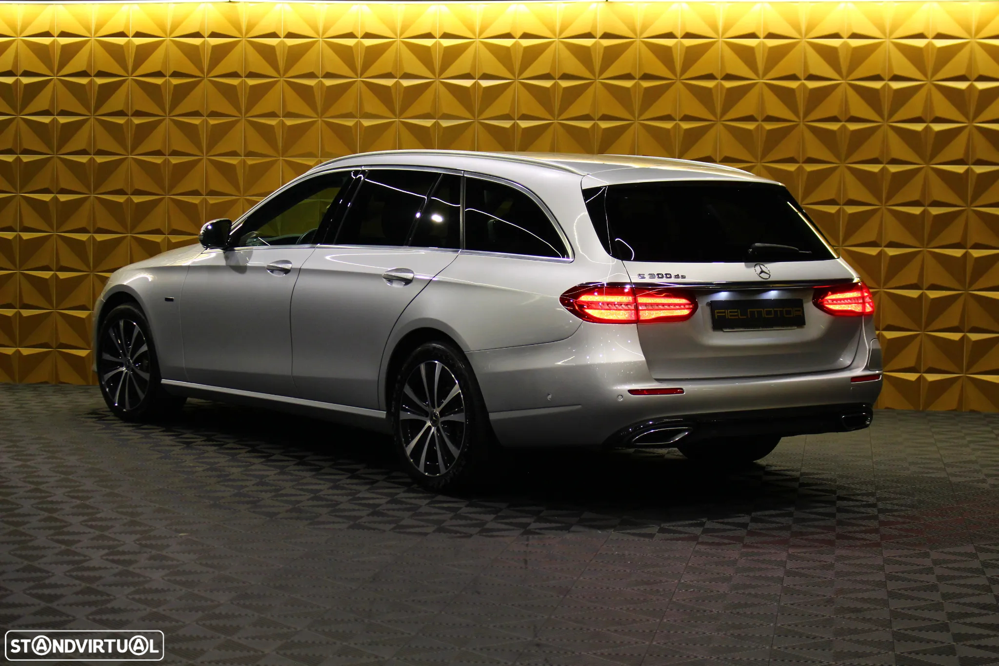 Mercedes-Benz E 300 de Exclusive Line - 13