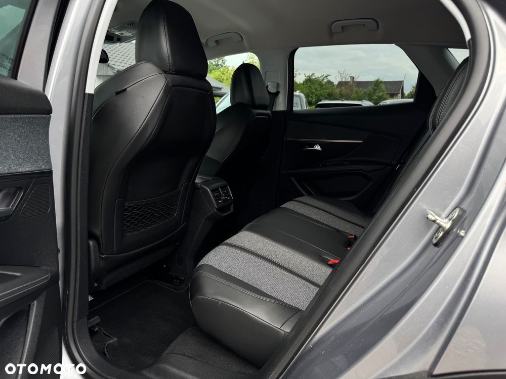 Peugeot 3008 BlueHDi 130 Stop & Start EAT8 Allure - 24