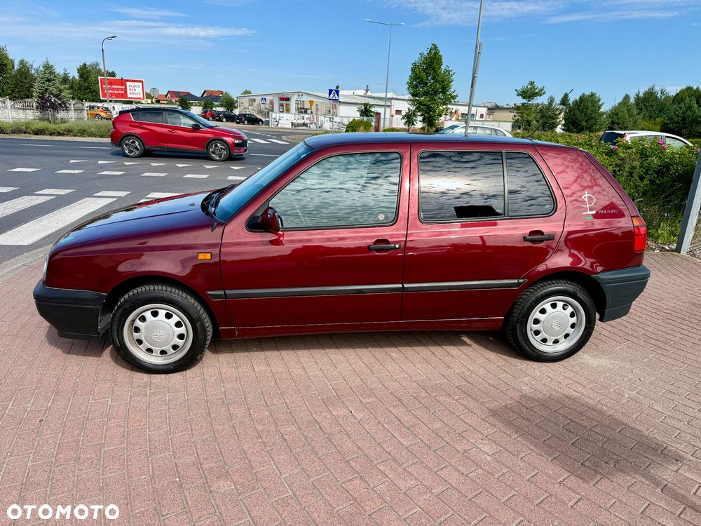 Volkswagen Golf 1.6 GL - 26
