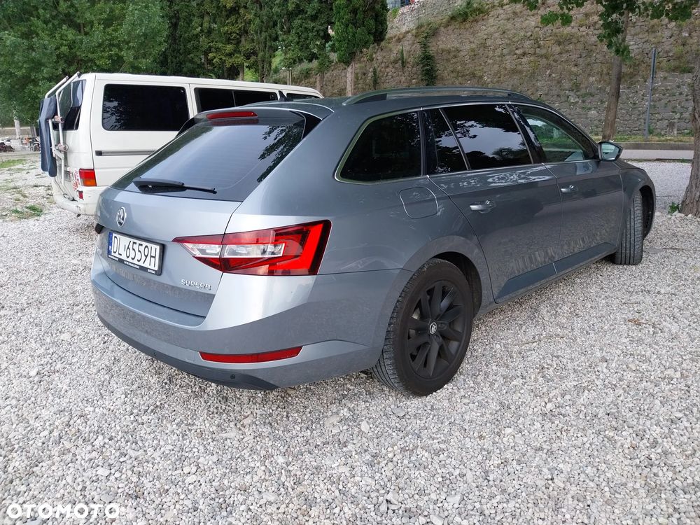 Skoda Superb 2.0 TDI Style DSG7 - 3