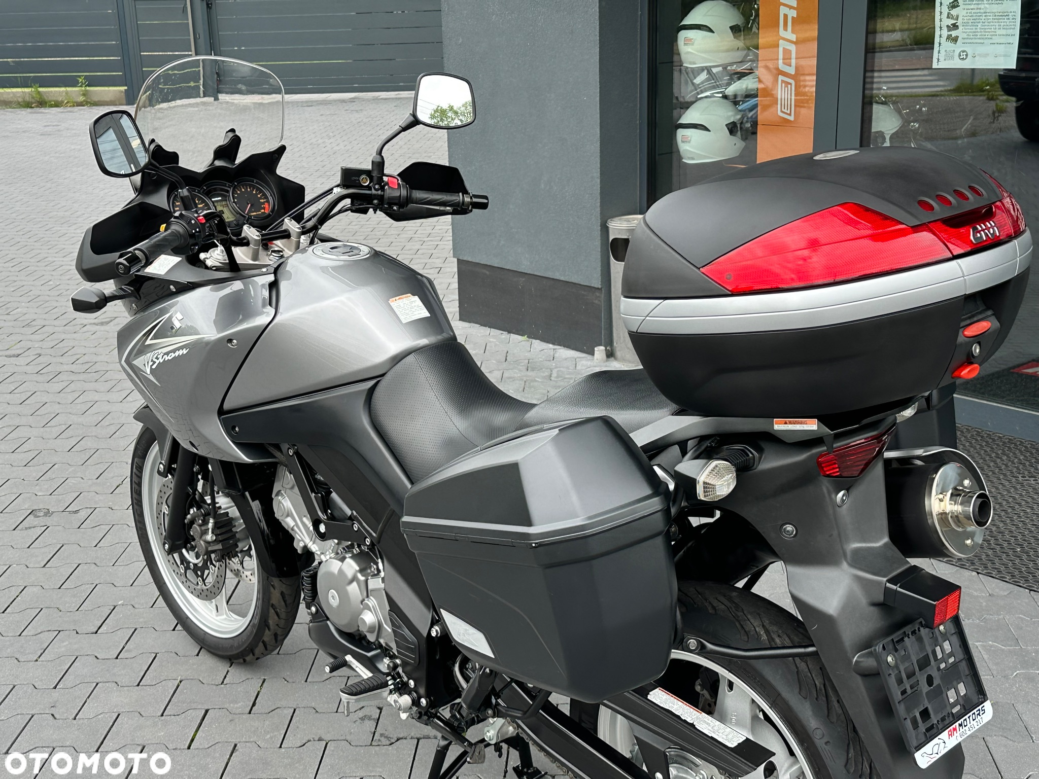 Suzuki V-STROM - 30
