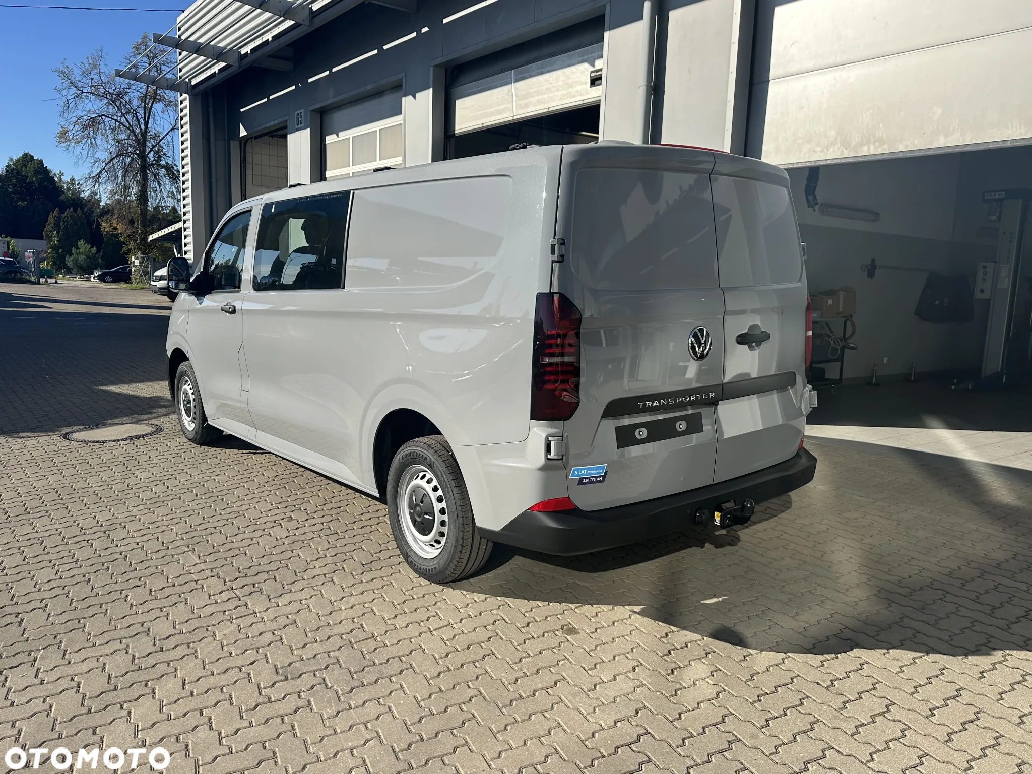 Volkswagen Transporter T7 Brygadowy - 3
