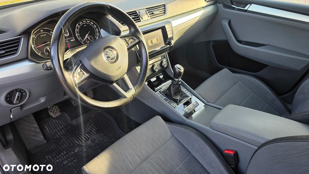 Skoda Superb 2.0 TDI Active - 12