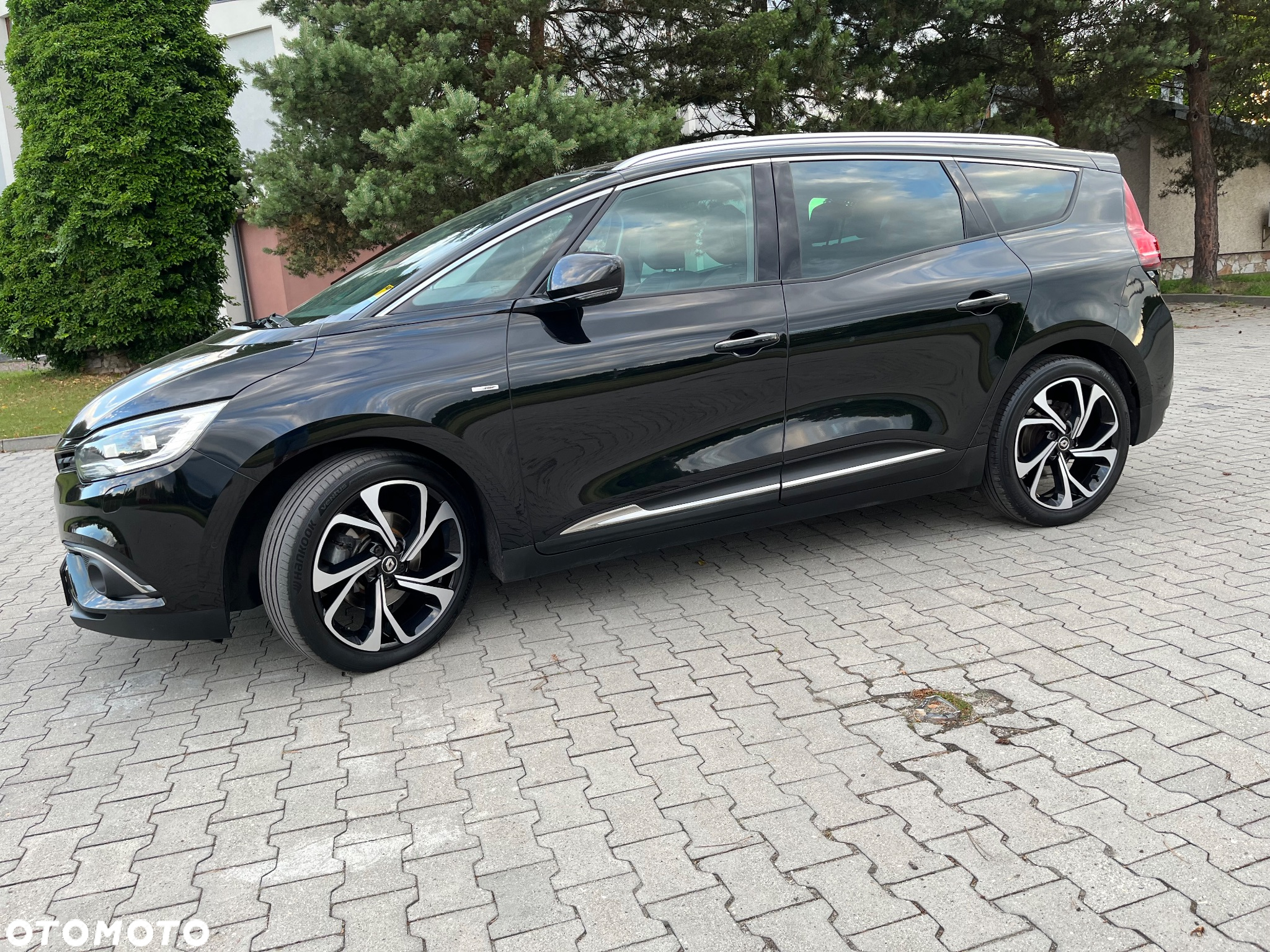 Renault Grand Scenic - 36