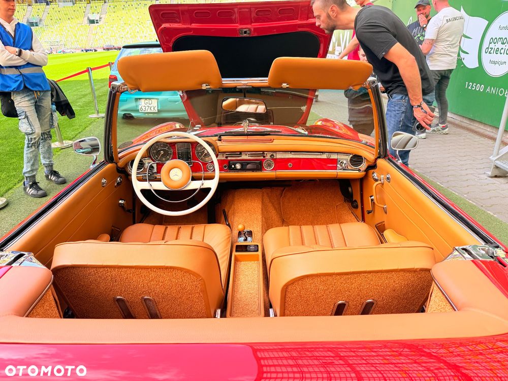 Mercedes-Benz SL - 12