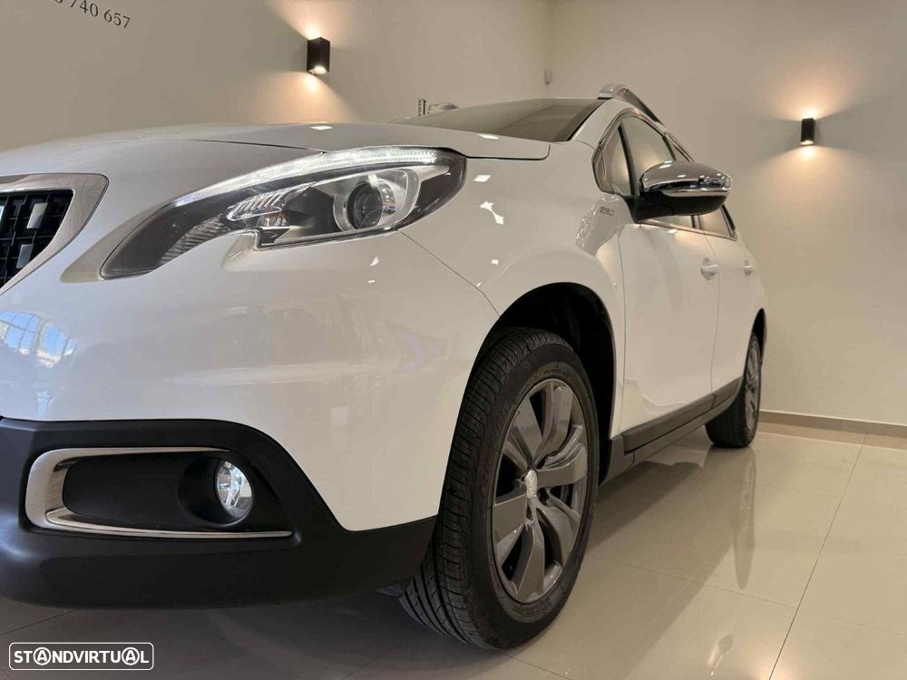 Peugeot 2008 1.2 PureTech Style - 4