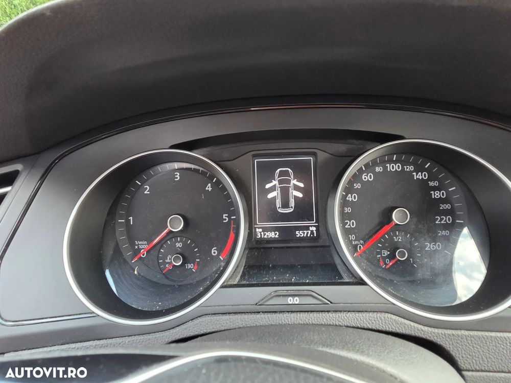 Volkswagen Passat 2.0 TDI Comfortline - 10