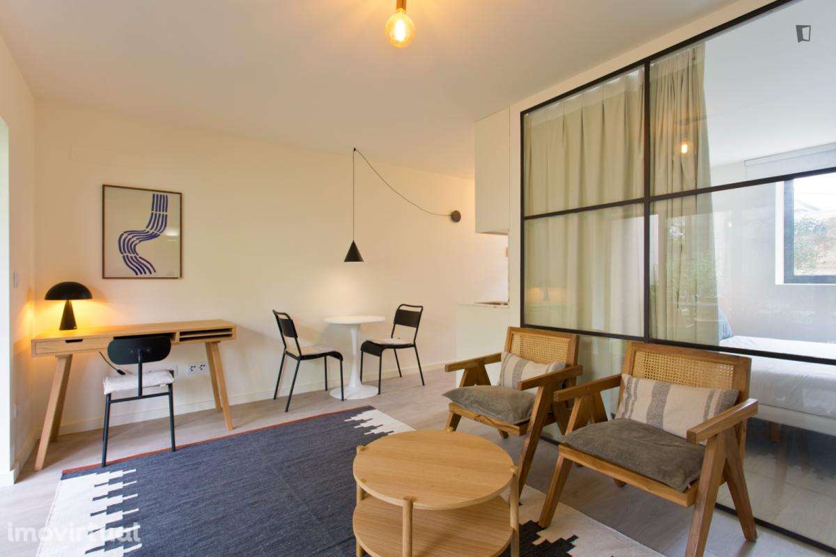 Estúdio - localizado em Santo Ildefonso Porto - Grande imagem: 5/13