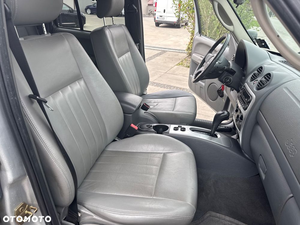 Jeep Cherokee 2.8 CRD Automatik Limited - 28