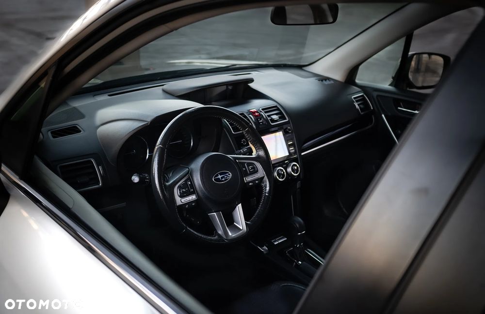 Subaru Forester 2.0 XT Comfort Lineartronic - 10