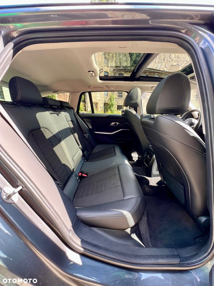 BMW Seria 3 330e PHEV xDrive - 15