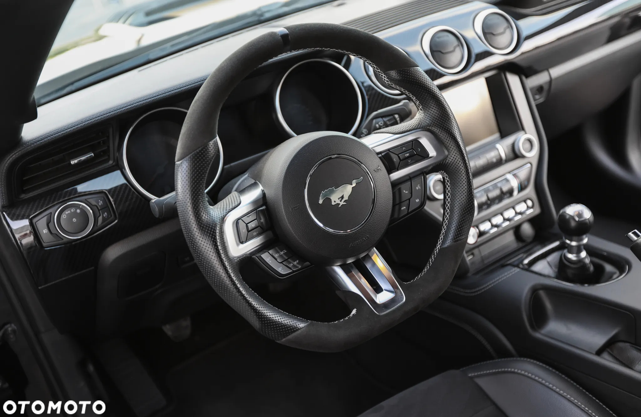 Ford Mustang 5.0 V8 GT - 26