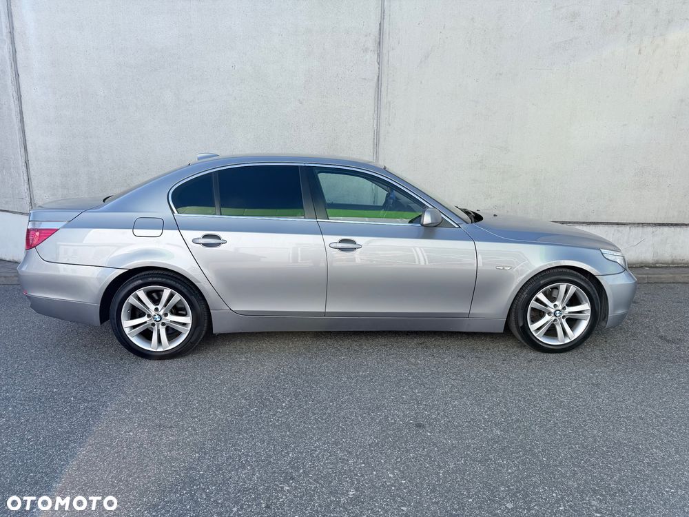 BMW Seria 5 523i - 4