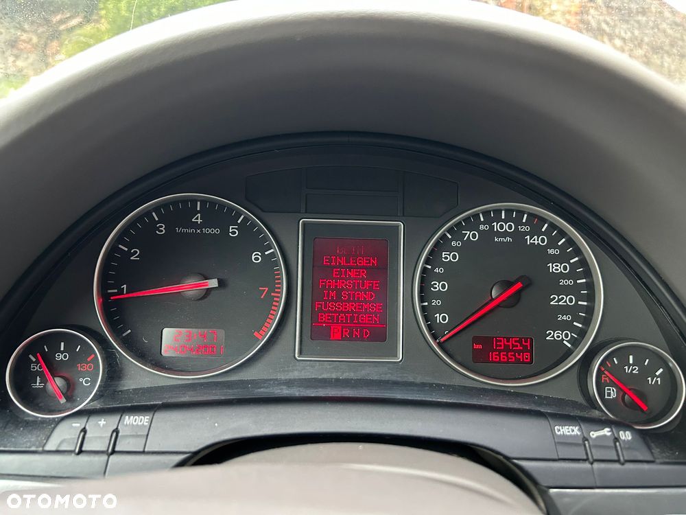 Audi A4 Limousine - 5