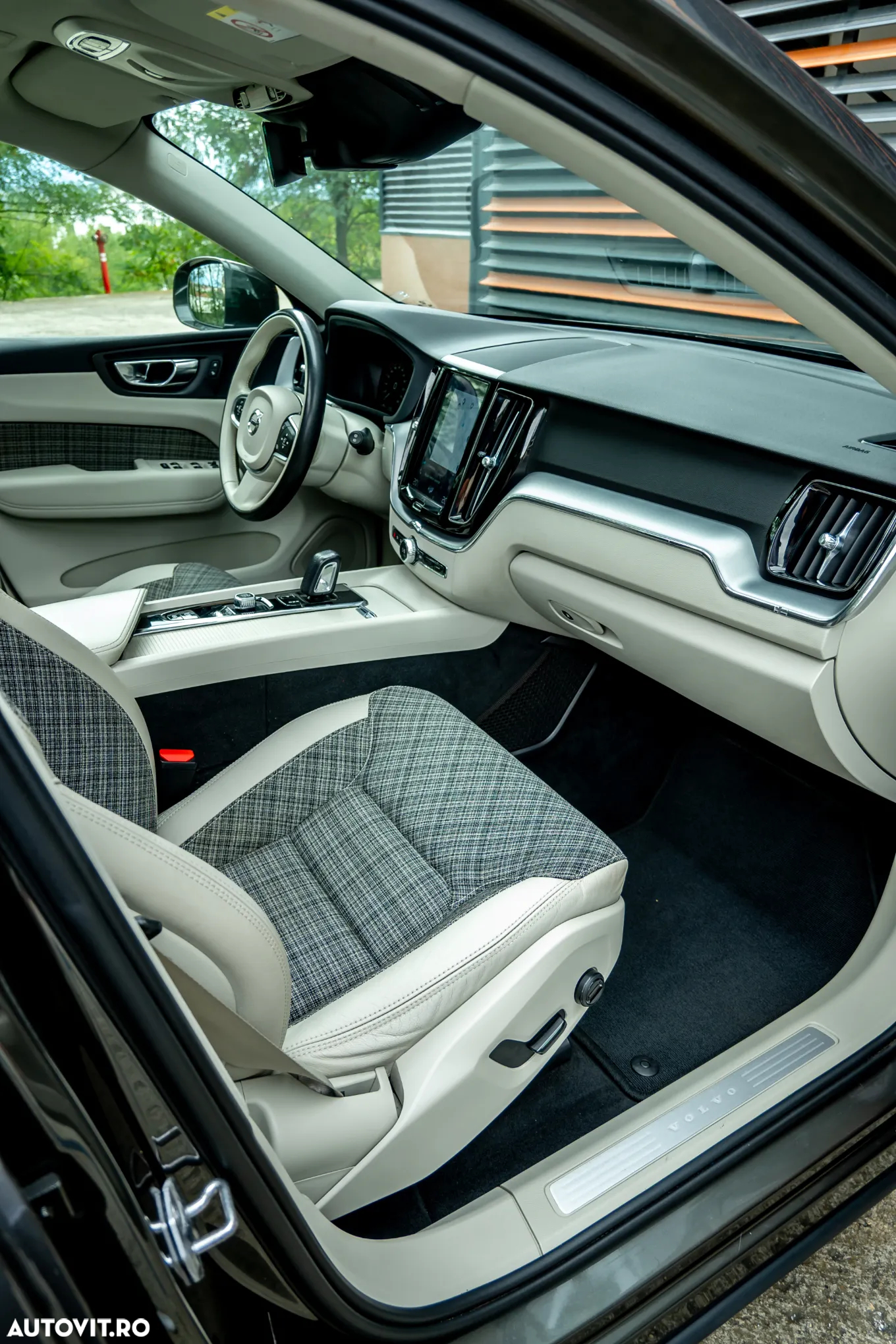 Volvo XC 60 T8 Twin Engine AWD Geartronic Inscription - 10