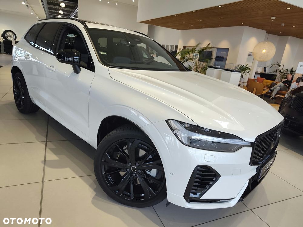 Volvo XC 60 T6 Plug-In Hybrid AWD Ultra Dark - 17