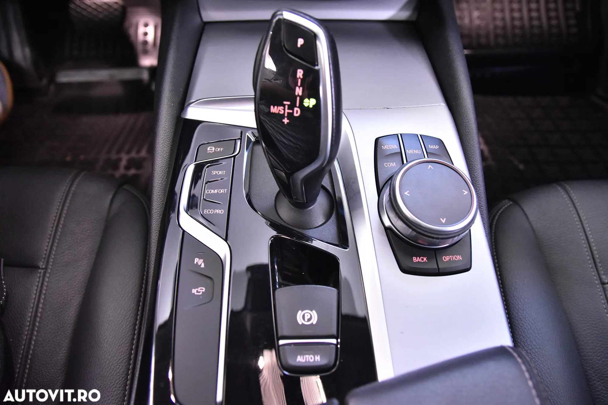 BMW Seria 5 530d xDrive AT - 17