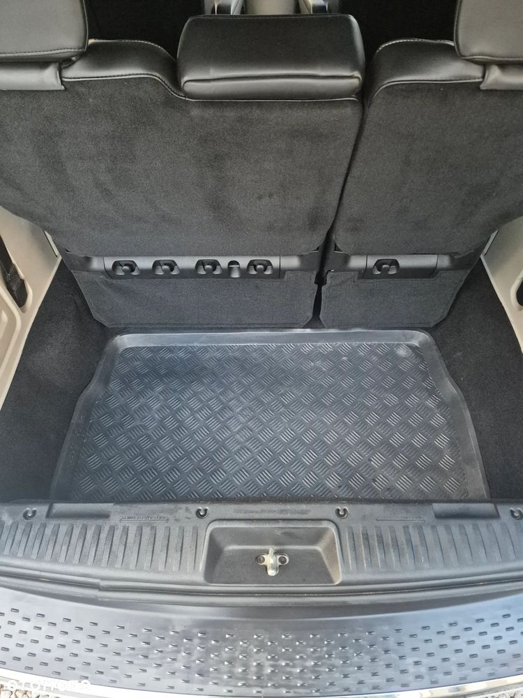 Chrysler Town & Country 3.6 Limited - 10