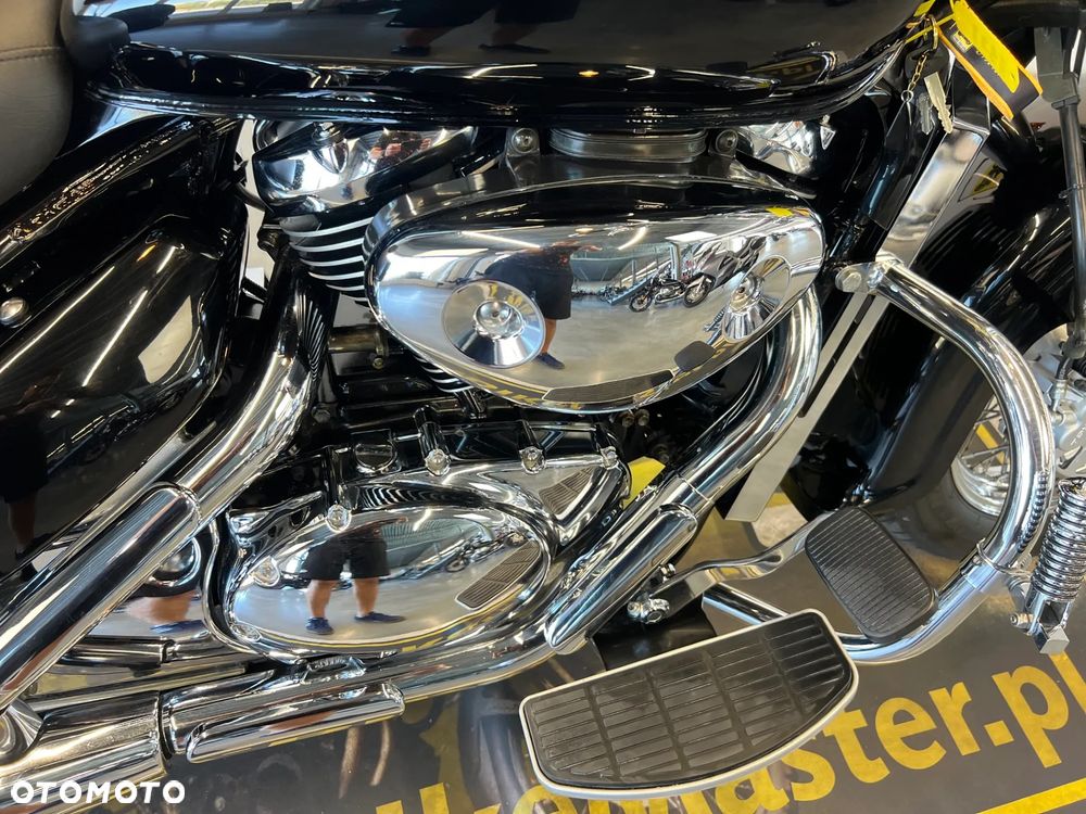 Suzuki Intruder - 8