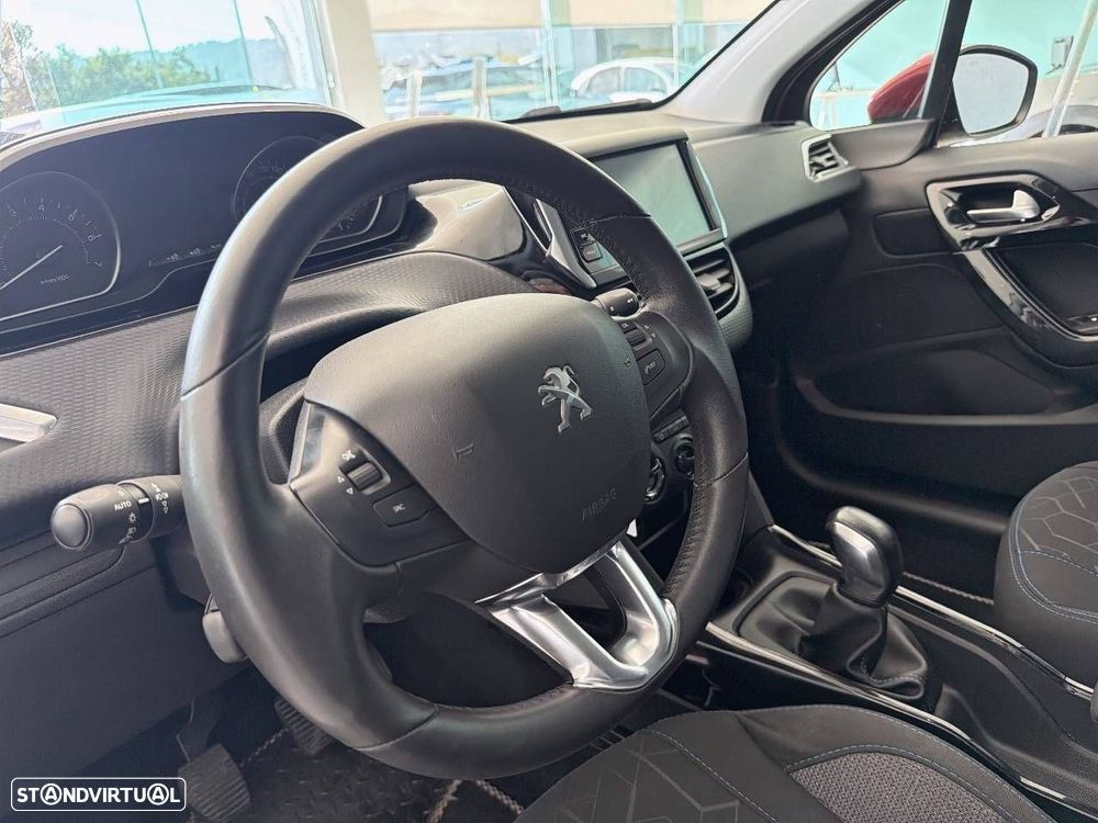 Peugeot 2008 1.2 PureTech Active - 12