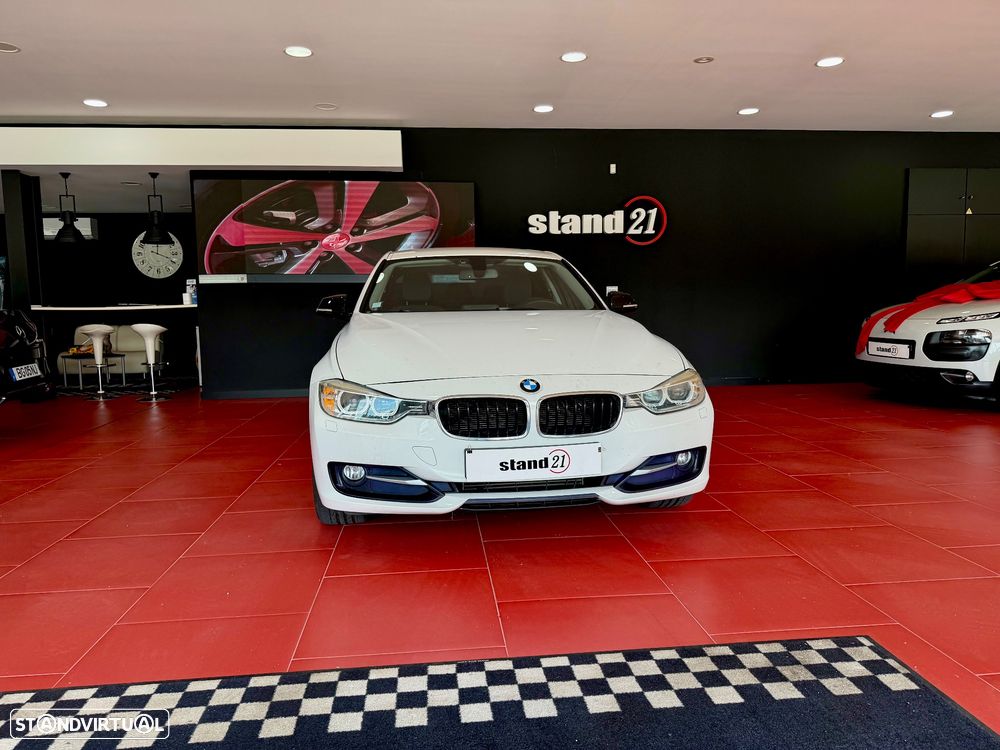 BMW 320 d Sport Line - 1