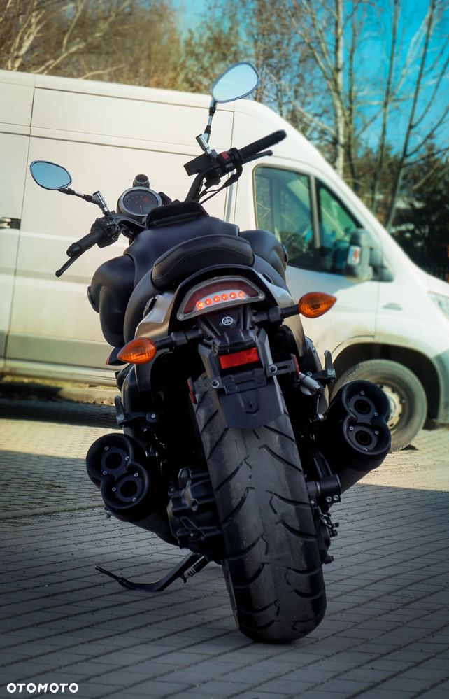 Yamaha V-MAX - 8