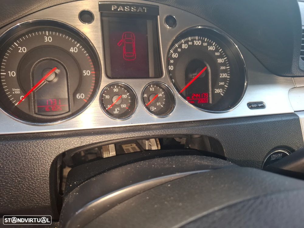 VW Passat Variant 2.0 TDi Highline - 11