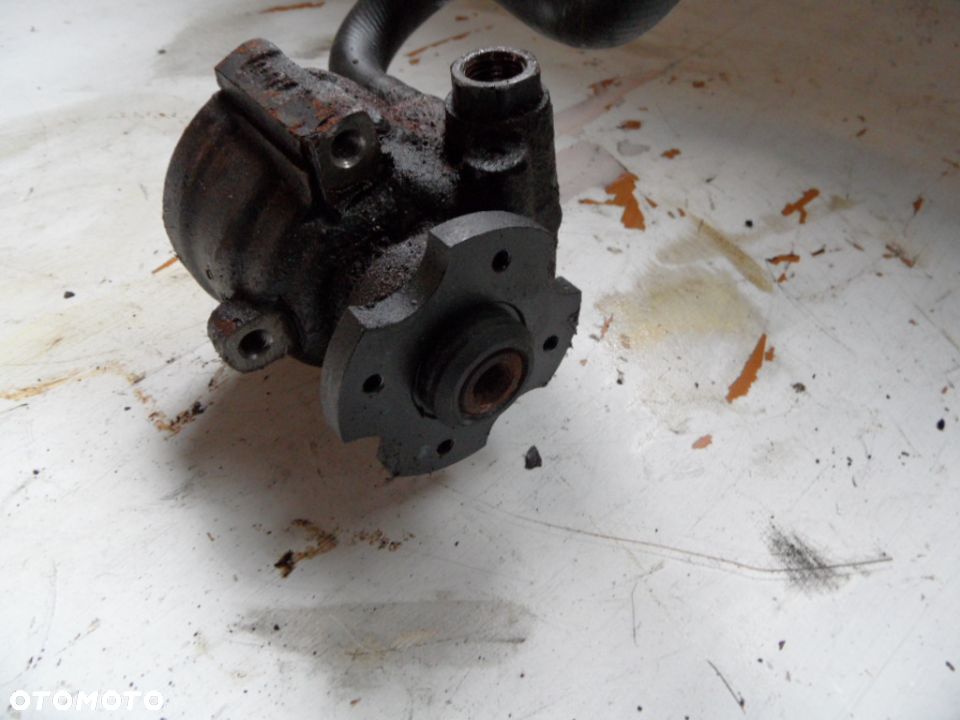 POMPA WSPOMAGANIA LAGUNA II 3.0 V6 - 5