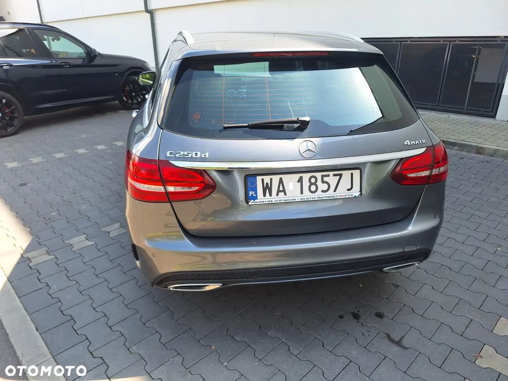 Mercedes-Benz Klasa C 250 d 4Matic T 9G-TRONIC AMG Line - 13