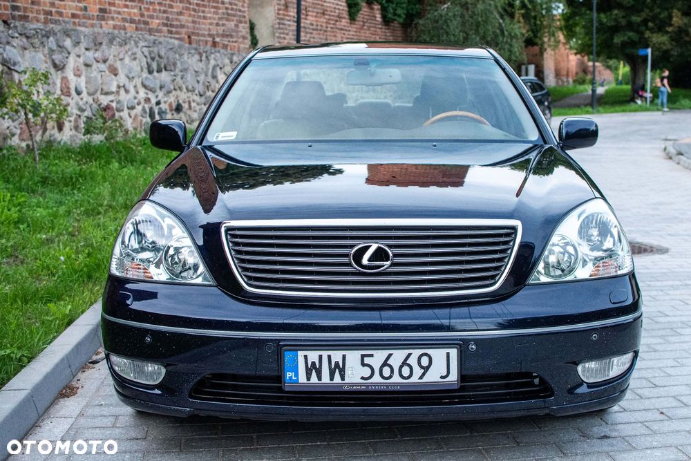 Lexus LS - 4